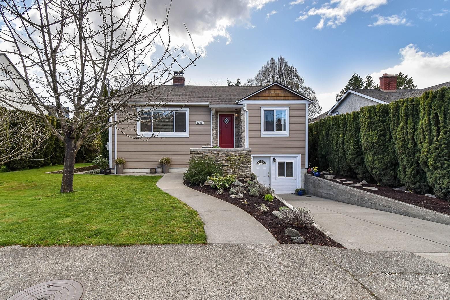 SOLD!  1235 Basil Ave in Victoria
